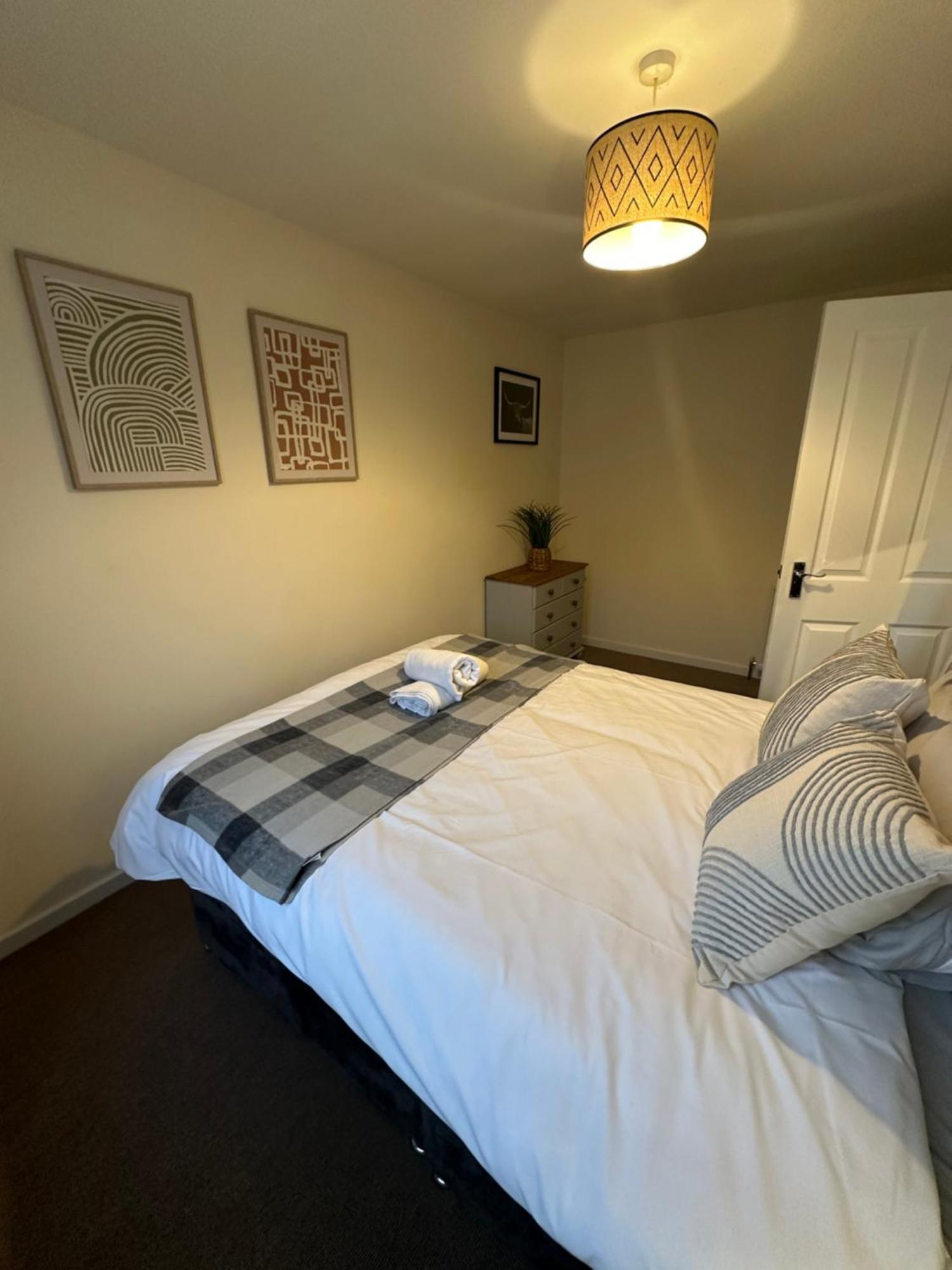 Spacious 3 Bedroom Flat Close To City Center Dalneigh 외부 사진