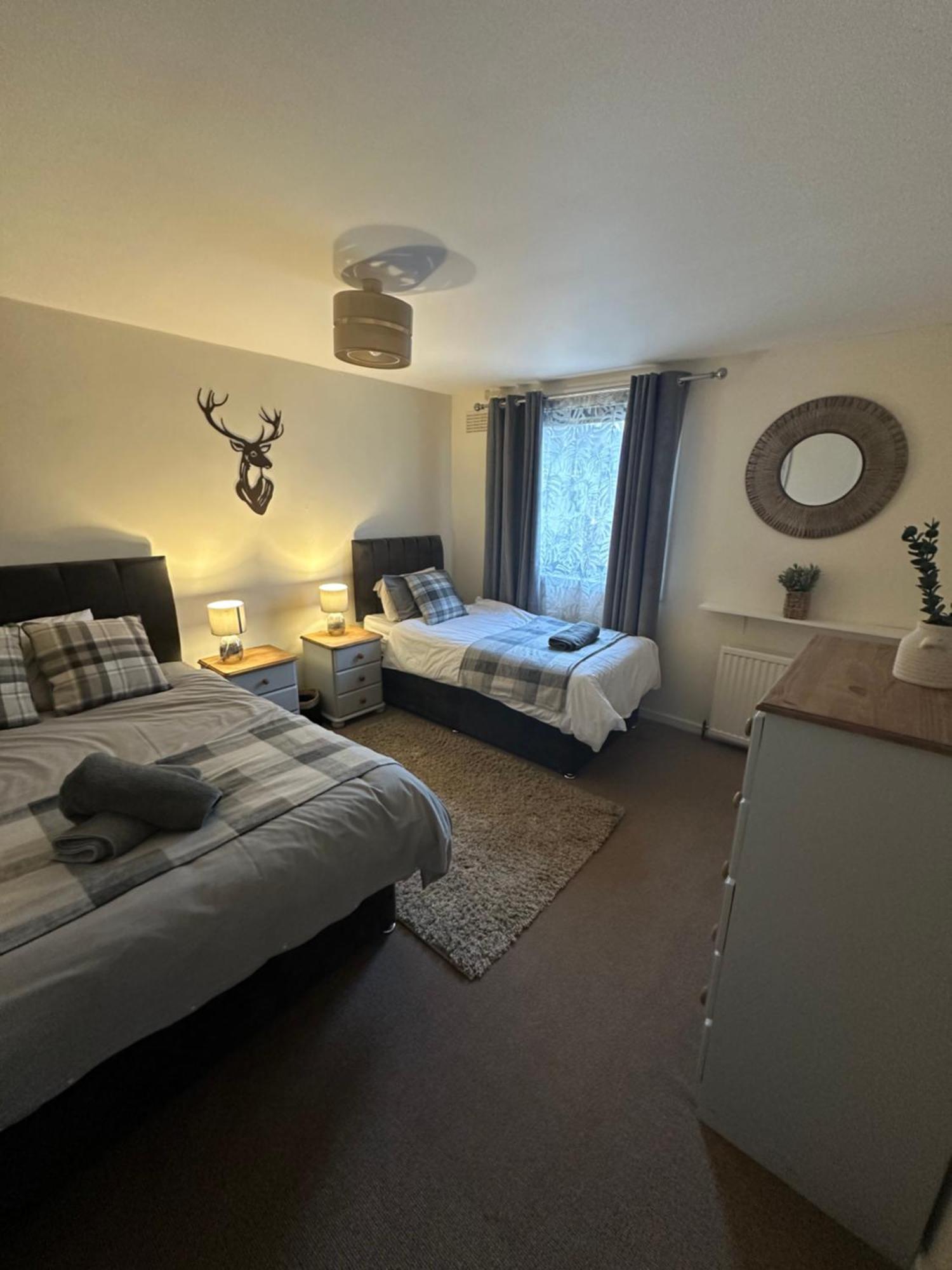 Spacious 3 Bedroom Flat Close To City Center Dalneigh 외부 사진