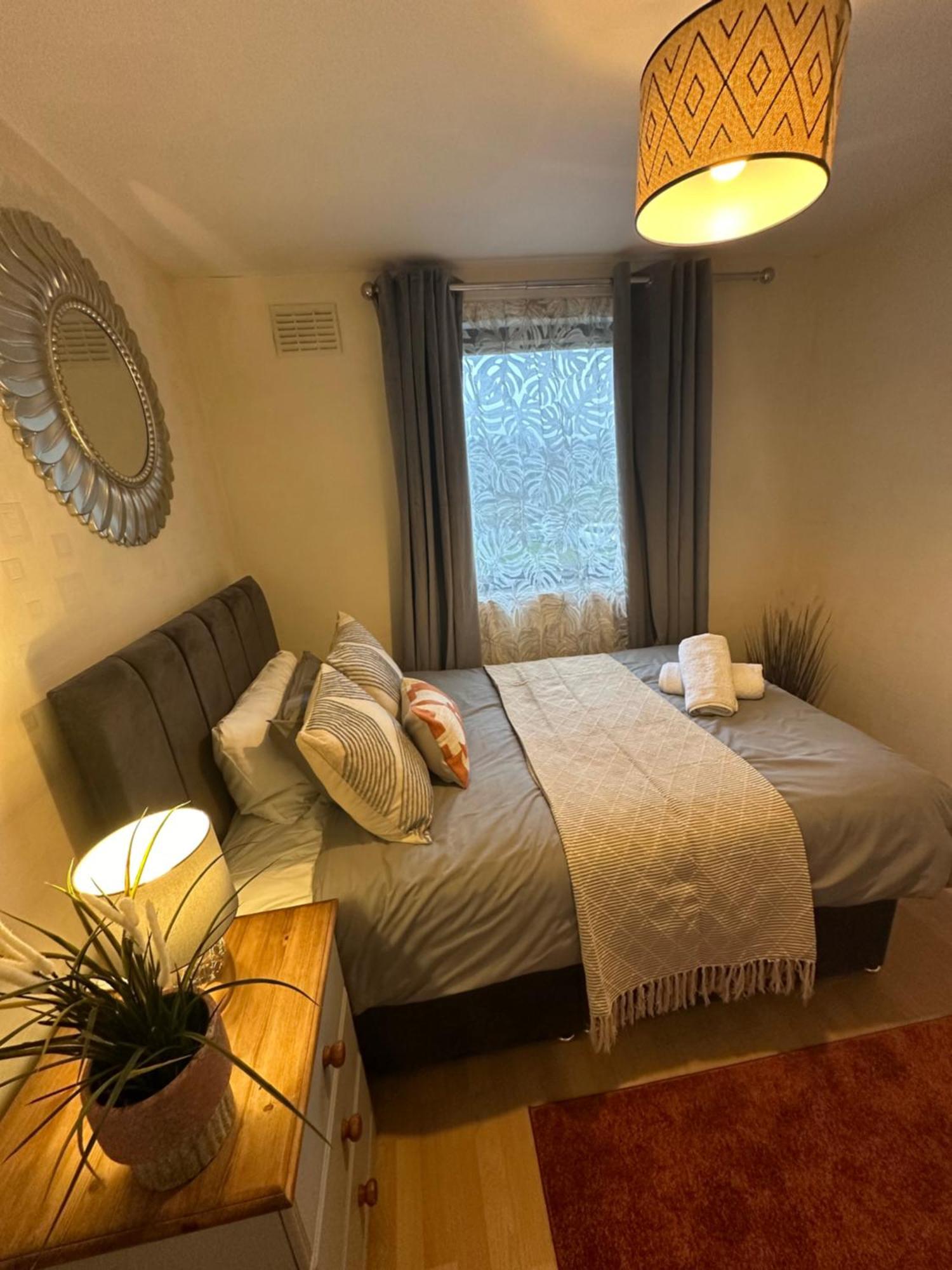 Spacious 3 Bedroom Flat Close To City Center Dalneigh 외부 사진
